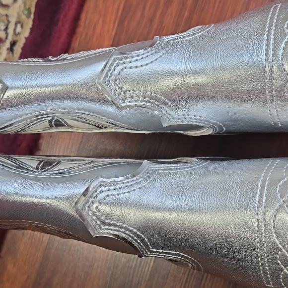 Nine West Silver Western Boots Size 5 - Picture 13 of 16